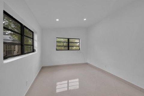 Villa ou maison à louer à North Miami Beach, Floride: 3 chambres, 102.47 m2 № 2390265 - photo 27