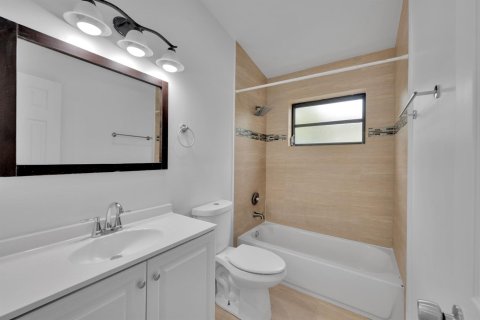 Villa ou maison à louer à North Miami Beach, Floride: 3 chambres, 102.47 m2 № 2390265 - photo 29