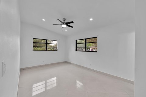 Villa ou maison à louer à North Miami Beach, Floride: 3 chambres, 102.47 m2 № 2390265 - photo 21