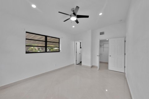 Villa ou maison à louer à North Miami Beach, Floride: 3 chambres, 102.47 m2 № 2390265 - photo 22