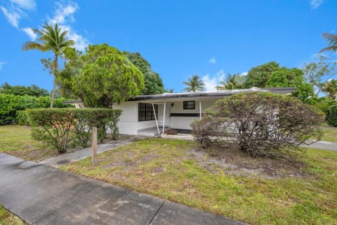 Villa ou maison à louer à North Miami Beach, Floride: 3 chambres, 102.47 m2 № 2390265 - photo 3