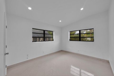Villa ou maison à louer à North Miami Beach, Floride: 3 chambres, 102.47 m2 № 2390265 - photo 26