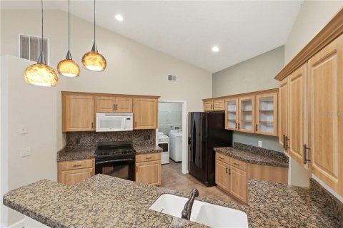 House in Altamonte Springs, Florida 3 bedrooms, 166.11 sq.m. № 2229839 - photo 15