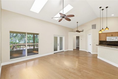 House in Altamonte Springs, Florida 3 bedrooms, 166.11 sq.m. № 2229839 - photo 9