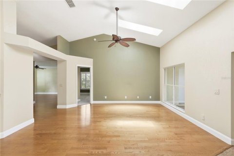 House in Altamonte Springs, Florida 3 bedrooms, 166.11 sq.m. № 2229839 - photo 12
