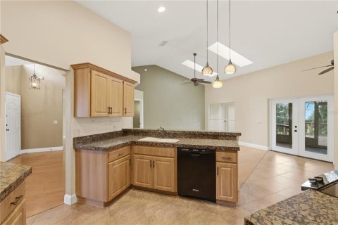 House in Altamonte Springs, Florida 3 bedrooms, 166.11 sq.m. № 2229839 - photo 17