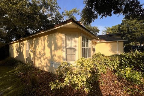 House in Altamonte Springs, Florida 3 bedrooms, 166.11 sq.m. № 2229839 - photo 2