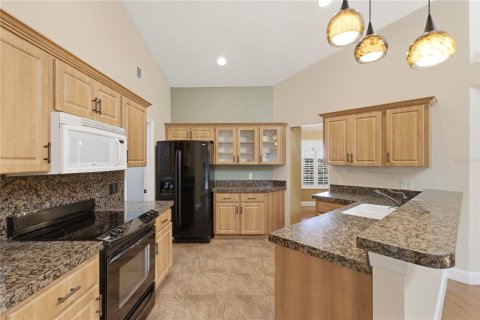 House in Altamonte Springs, Florida 3 bedrooms, 166.11 sq.m. № 2229839 - photo 14