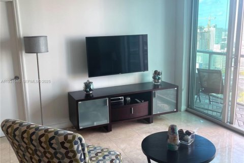 Condo in Miami, Florida, 2 bedrooms  № 1990317 - photo 14