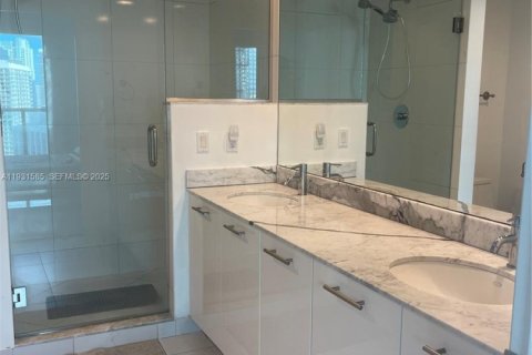 Condo in Miami, Florida, 2 bedrooms  № 1990317 - photo 27