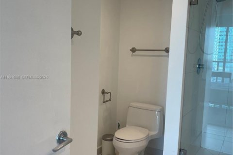 Condo in Miami, Florida, 2 bedrooms  № 1990317 - photo 28