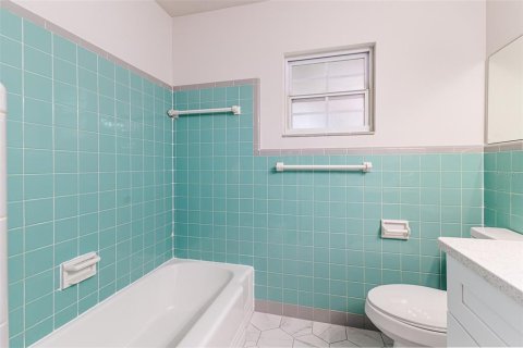 House in Lakeland, Florida 3 bedrooms, 154.96 sq.m. № 1803503 - photo 12