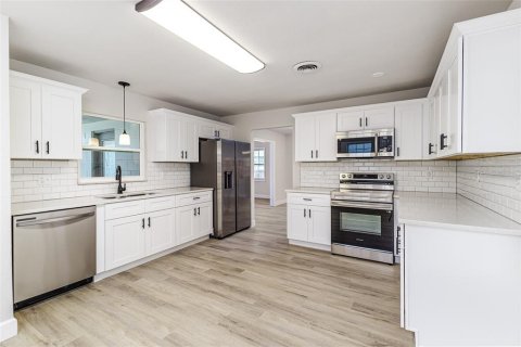 House in Lakeland, Florida 3 bedrooms, 154.96 sq.m. № 1803503 - photo 7