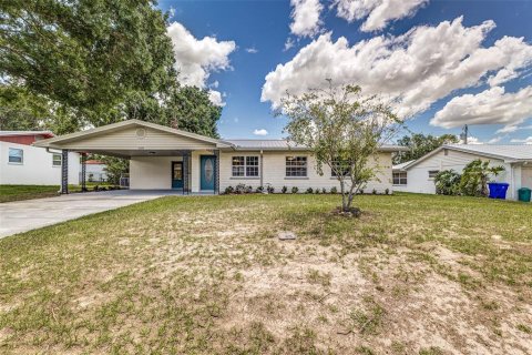 House in Lakeland, Florida 3 bedrooms, 154.96 sq.m. № 1803503 - photo 1