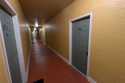Condo in Tampa, Florida, 1 bedroom  № 1810123 - photo 3