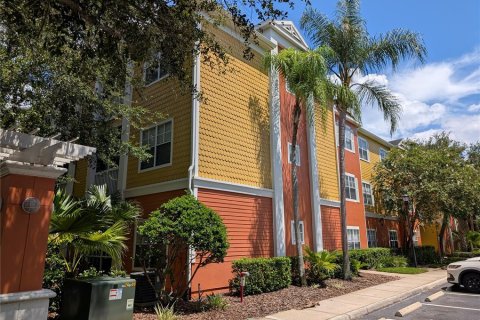 Condo in Tampa, Florida, 1 bedroom  № 1810123 - photo 1