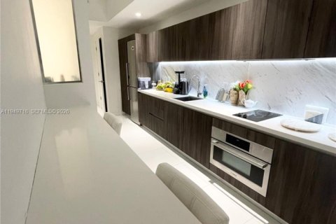 Студия в кондо в Майами, Флорида № 2005403