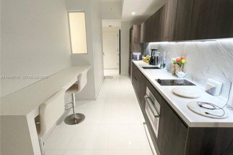 Снять в аренду кондоминиум в Майами, Флорида 62.06м2, № 2005403 - фото 2