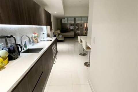 Снять в аренду кондоминиум в Майами, Флорида 62.06м2, № 2005403 - фото 3