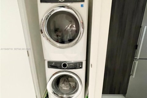 Снять в аренду кондоминиум в Майами, Флорида 62.06м2, № 2005403 - фото 5