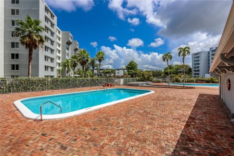 Condo in Miami, Florida, 2 bedrooms  № 1850558 - photo 30