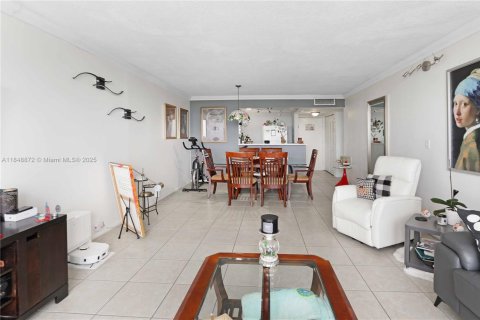 Condo in Miami, Florida, 2 bedrooms  № 1850558 - photo 4