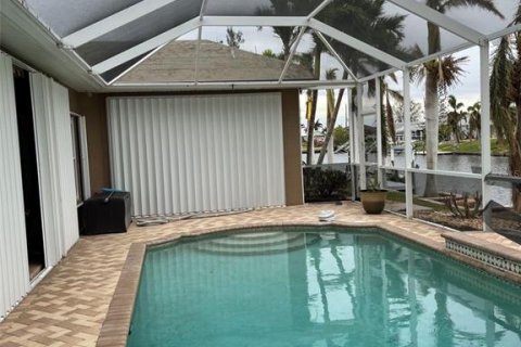 House in Port Charlotte, Florida 3 bedrooms, 201.6 sq.m. № 1723899 - photo 12