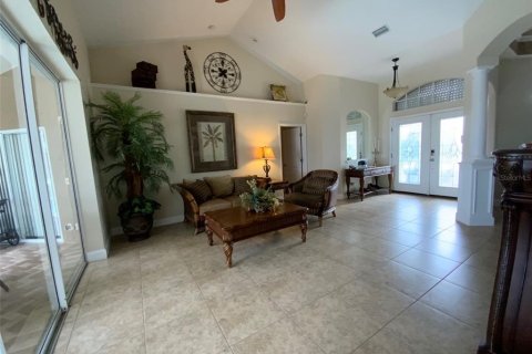 House in Port Charlotte, Florida 3 bedrooms, 201.6 sq.m. № 1723899 - photo 16