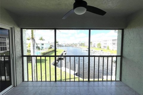 Condo in Punta Gorda, Florida, 2 bedrooms  № 1635797 - photo 7