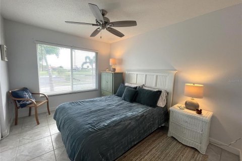 Condo in Punta Gorda, Florida, 2 bedrooms  № 1635797 - photo 24