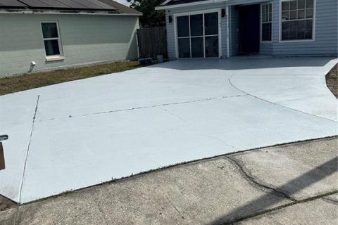 House in Orlando, Florida 3 bedrooms, 100.52 sq.m. № 2221252 - photo 2