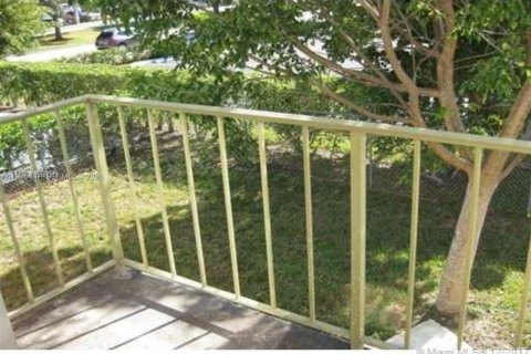 Copropriété à louer à Coral Springs, Floride: 2 chambres № 2040215 - photo 2