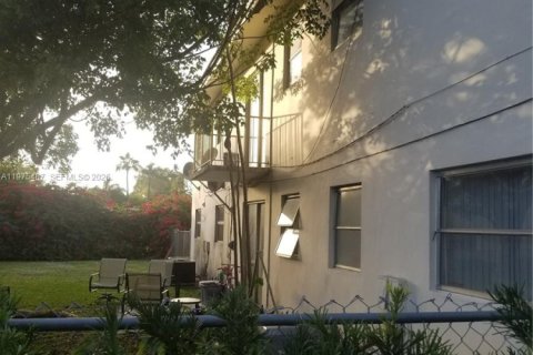 Copropriété à louer à Coral Springs, Floride: 2 chambres № 2040215 - photo 4