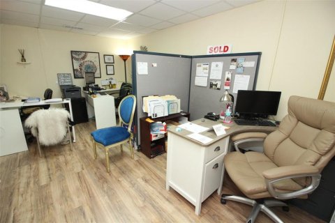 Commercial property in Maitland, Florida 568.28 sq.m. № 2148317 - photo 7