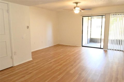 Touwnhouse à louer à Seminole, Floride: 2 chambres, 94.3 m2 № 2113817 - photo 4