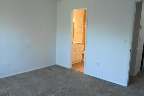 Touwnhouse à louer à Seminole, Floride: 2 chambres, 94.3 m2 № 2113817 - photo 9