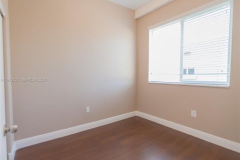 Appartement à louer à Miami, Floride: 2 chambres № 2032950 - photo 8