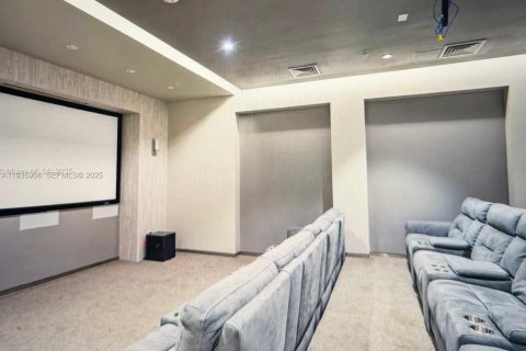 Condo in Bal Harbour, Florida, 2 bedrooms № 1994038 - photo 22