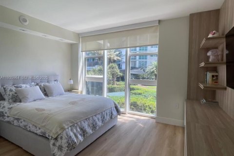 Condo in Bal Harbour, Florida, 2 bedrooms № 1994038 - photo 9