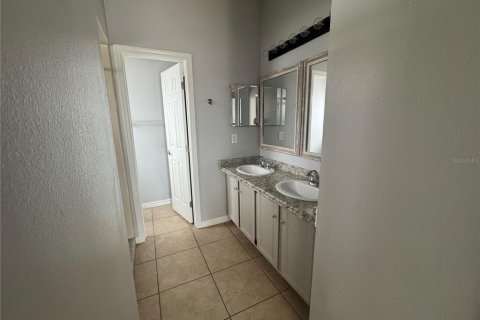 Casa en venta en Kissimmee, Florida, 4 dormitorios, 163.14 m2 № 2228029 - foto 24