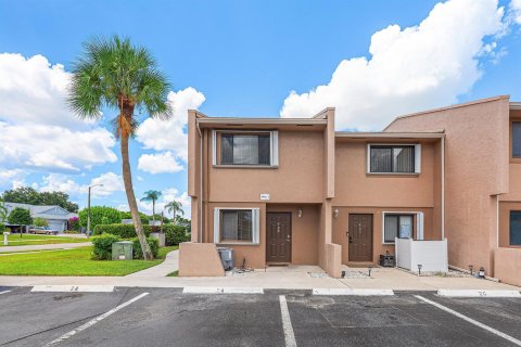 Townhouse in Royal Palm Beach, Florida 3 bedrooms, 111.48 sq.m. № 2378907