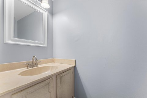 Townhouse in Royal Palm Beach, Florida 3 bedrooms, 111.48 sq.m. № 2378907 - photo 17