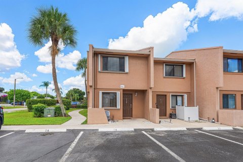 Townhouse in Royal Palm Beach, Florida 3 bedrooms, 111.48 sq.m. № 2378907 - photo 2