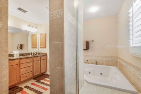 House in Inglis, Florida 4 bedrooms, 257.9 sq.m. № 1918778 - photo 7