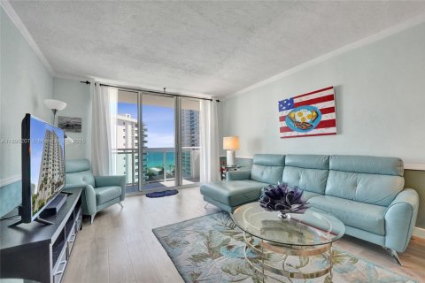 Condominio en venta en Hollywood, Florida, 1 dormitorio, 94.85 m2 № 1948275 - foto 14