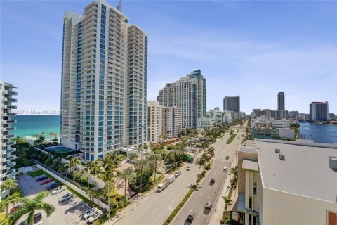Condominio en venta en Hollywood, Florida, 1 dormitorio, 94.85 m2 № 1948275 - foto 4