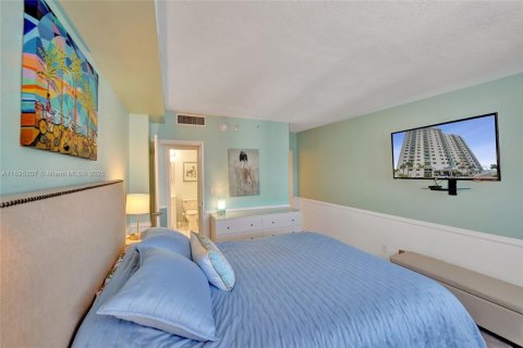 Condominio en venta en Hollywood, Florida, 1 dormitorio, 94.85 m2 № 1948275 - foto 24