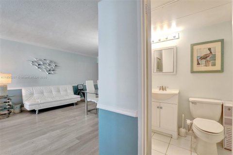 Condominio en venta en Hollywood, Florida, 1 dormitorio, 94.85 m2 № 1948275 - foto 29