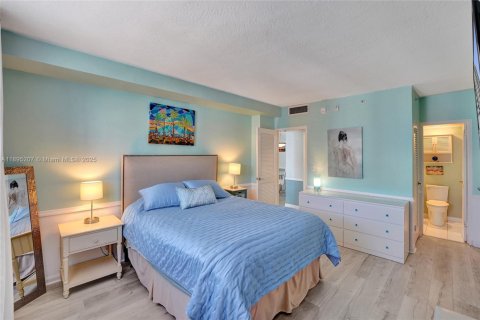 Condominio en venta en Hollywood, Florida, 1 dormitorio, 94.85 m2 № 1948275 - foto 25