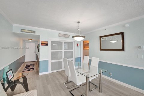 Condominio en venta en Hollywood, Florida, 1 dormitorio, 94.85 m2 № 1948275 - foto 8